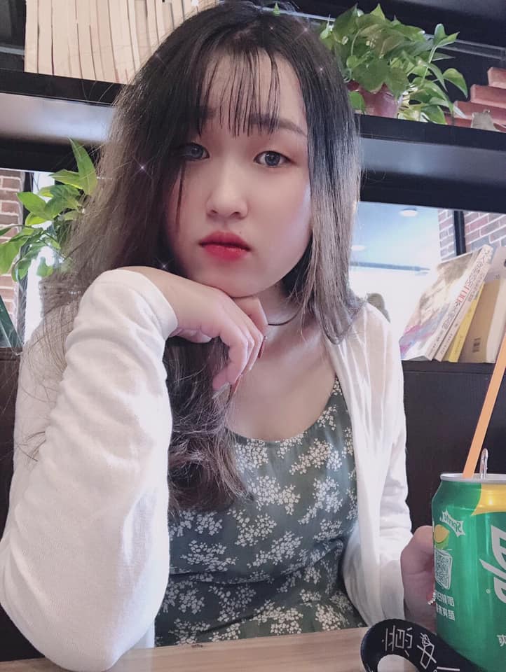 Gái Xinh C – Phân Tích Đa Chiều Về Vẻ Đẹp, Nghệ Thuật Và Văn Hóa